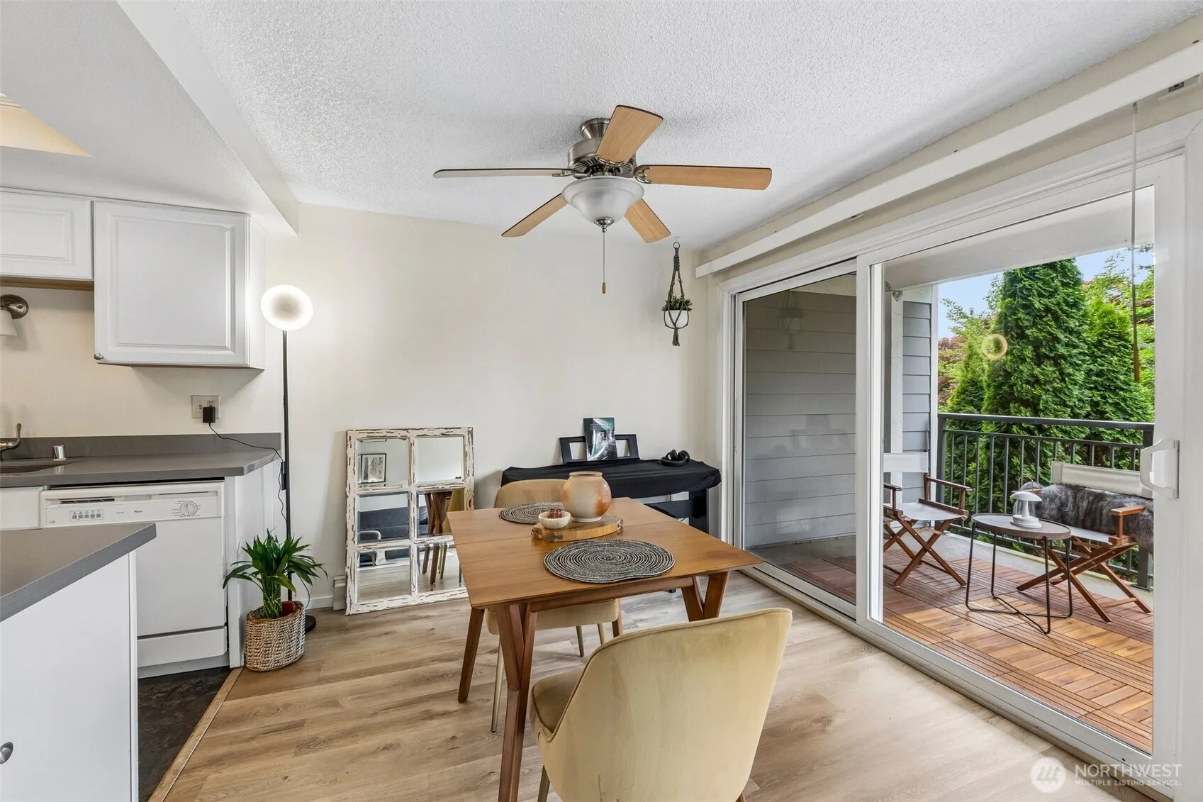 Property photo for 15214 Ne 8th Street #g27, Bellevue photo 4