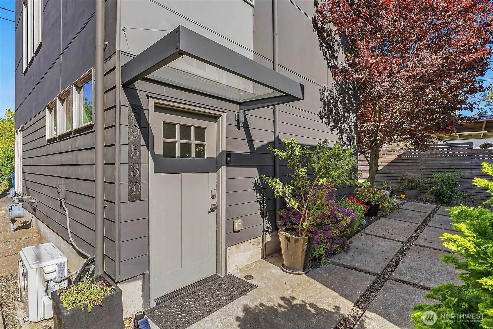 Property photo for 5953 Fauntleroy Way Sw #d, Seattle