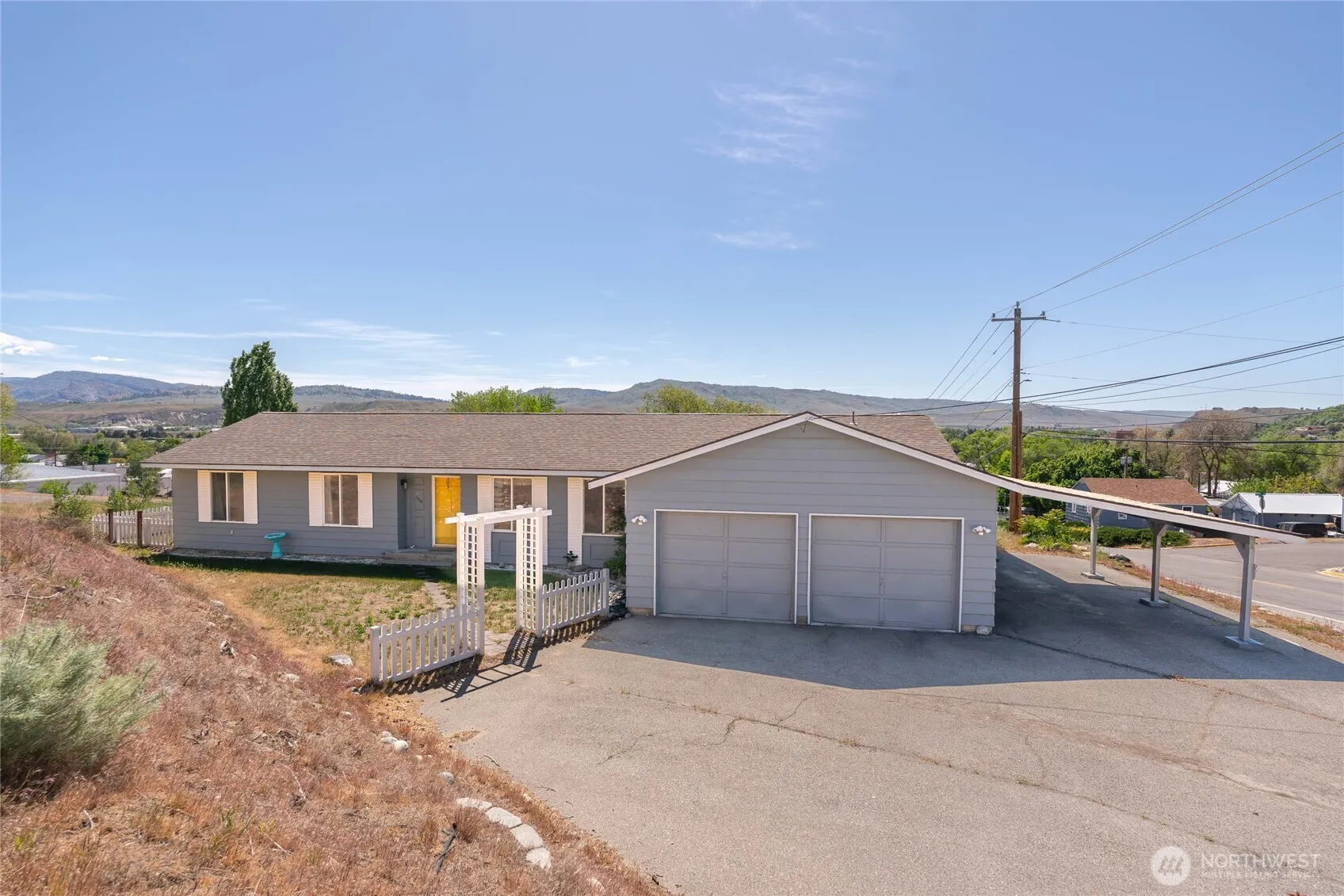 Property photo for 504 Ash Street, Omak