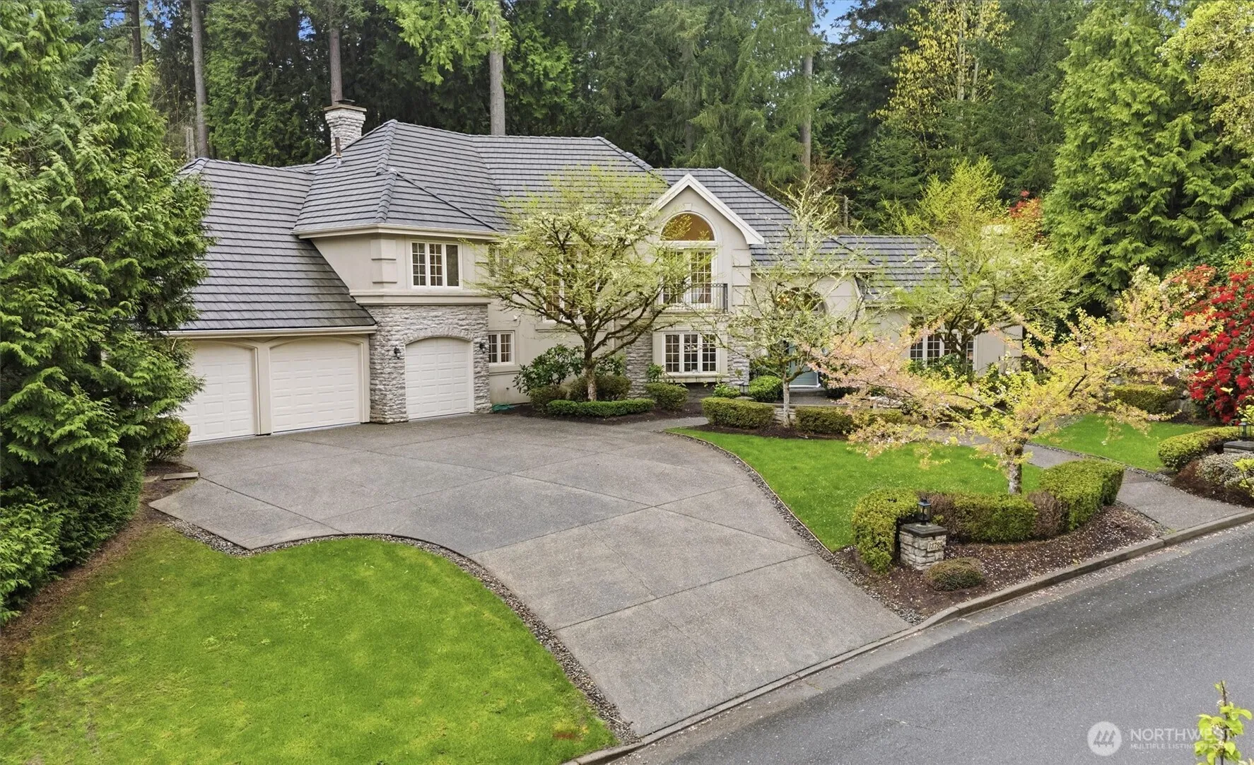 13799 Ne 32nd Place, Bellevue