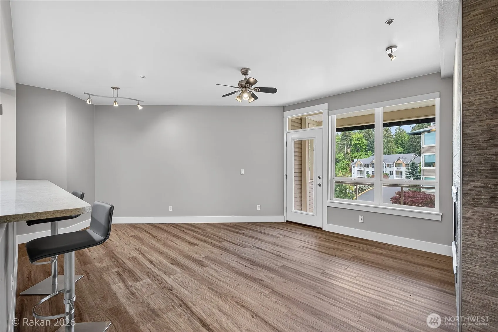 Property photo for 1416 Lindsay Loop #306, Mount Vernon photo 2