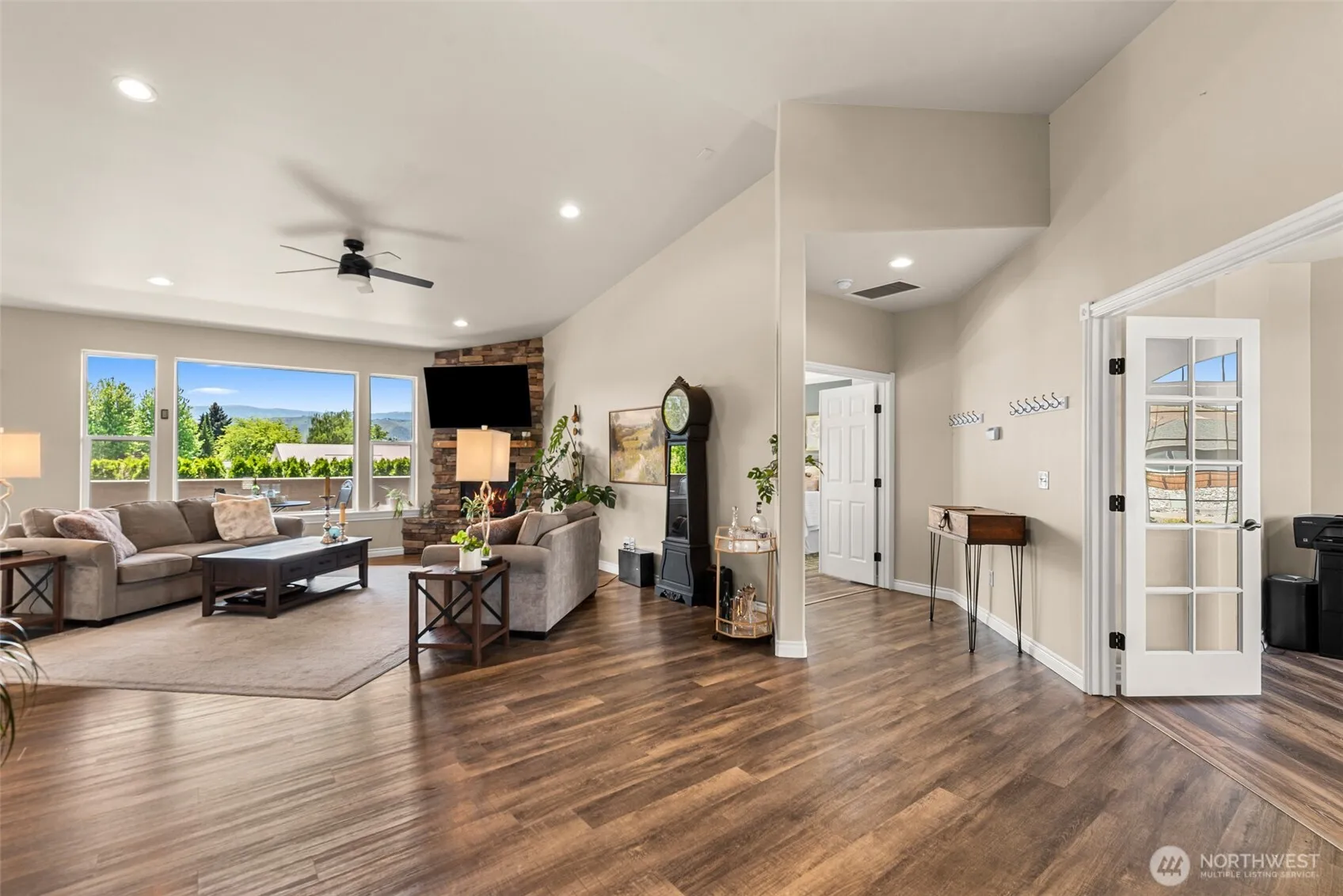 Property photo for 700 Clarissa Lane, East Wenatchee photo 3