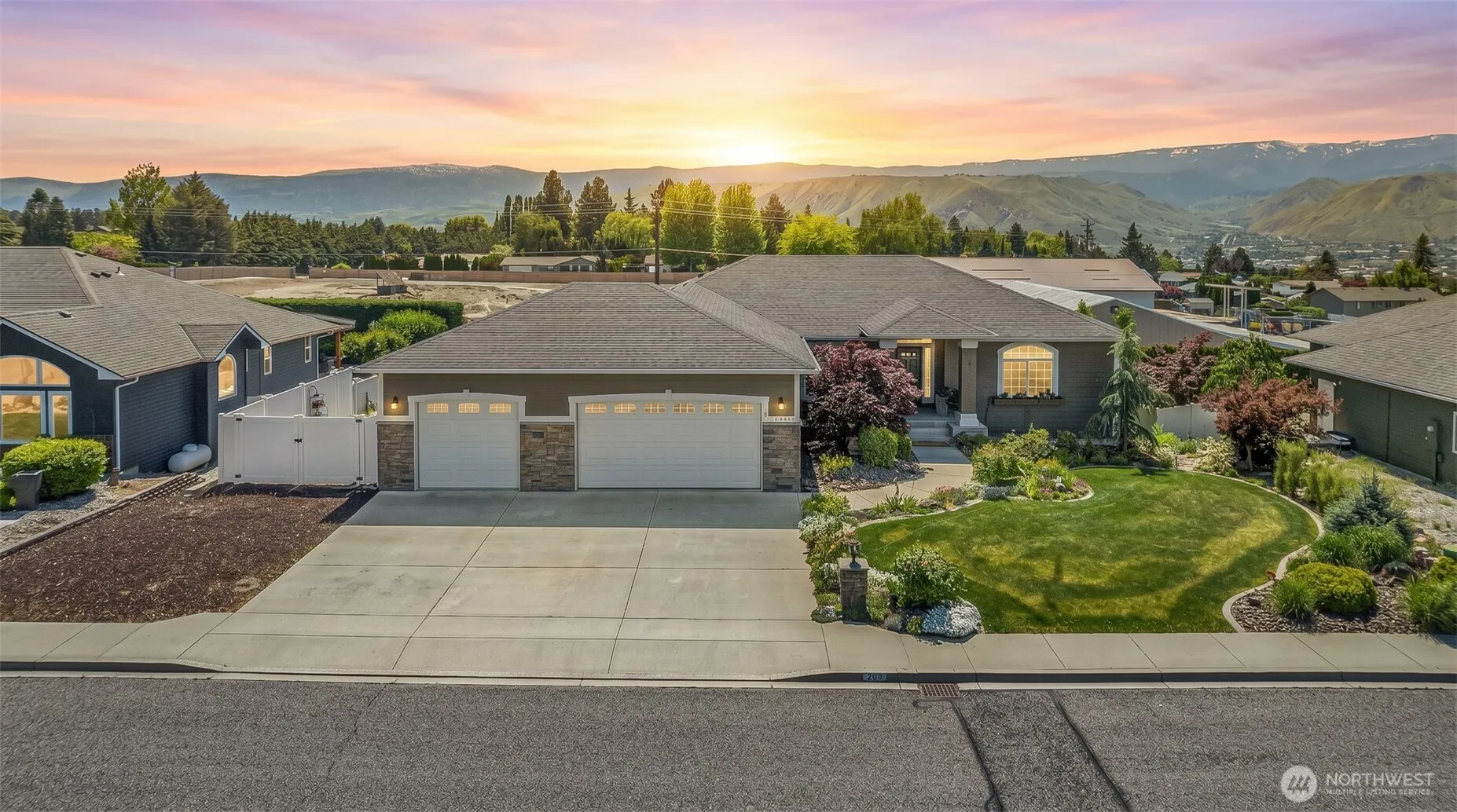 Property photo for 700 Clarissa Lane, East Wenatchee