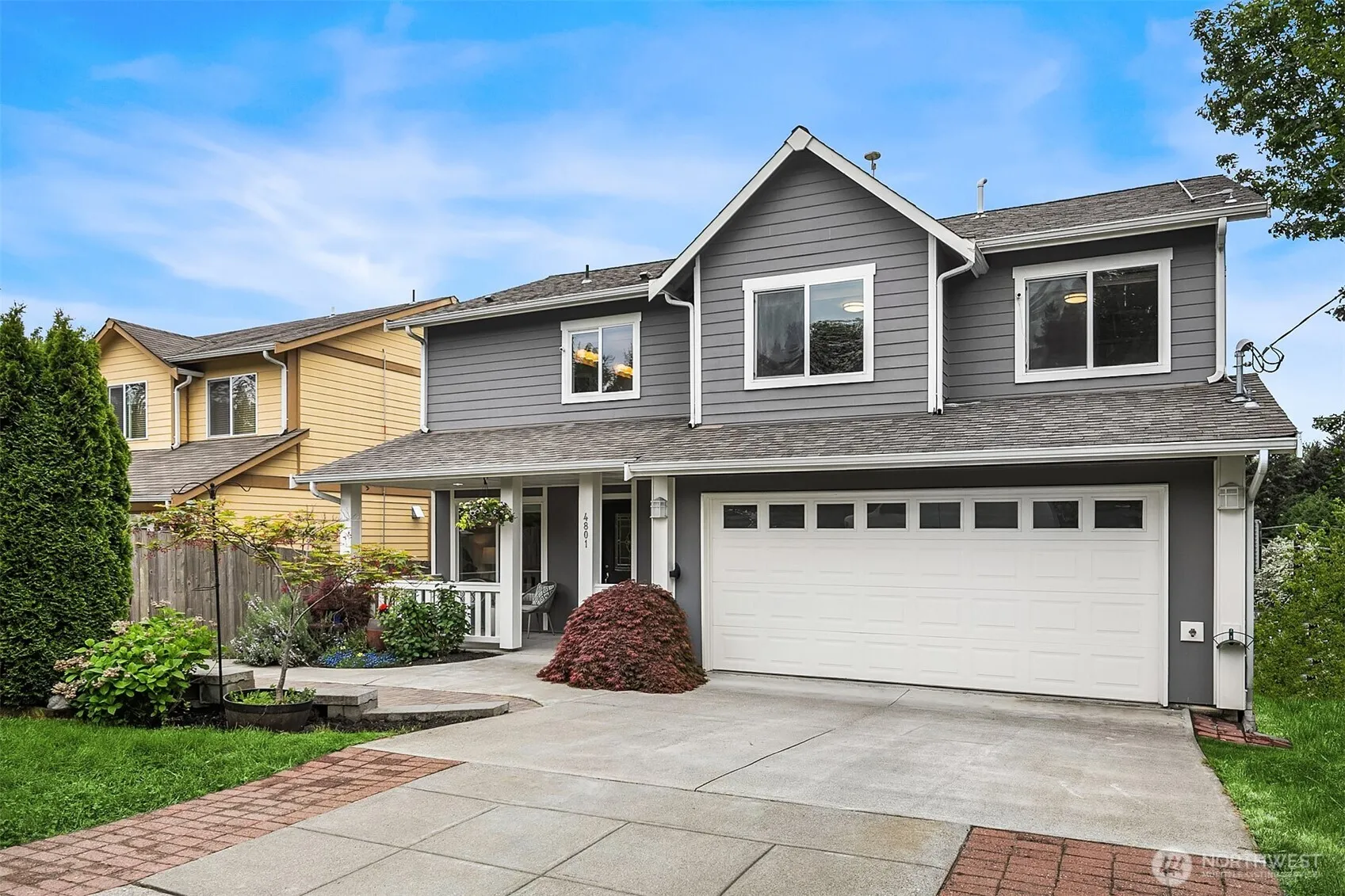 Property photo for 4801 25th Avenue Sw, Seattle photo 2