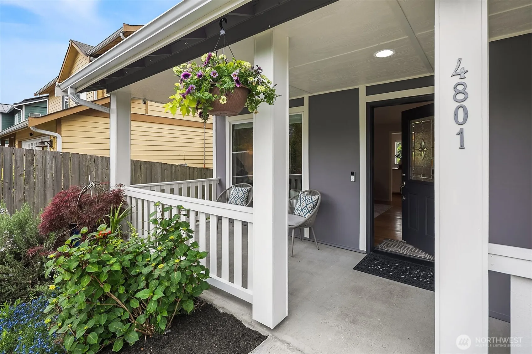 Property photo for 4801 25th Avenue Sw, Seattle photo 3
