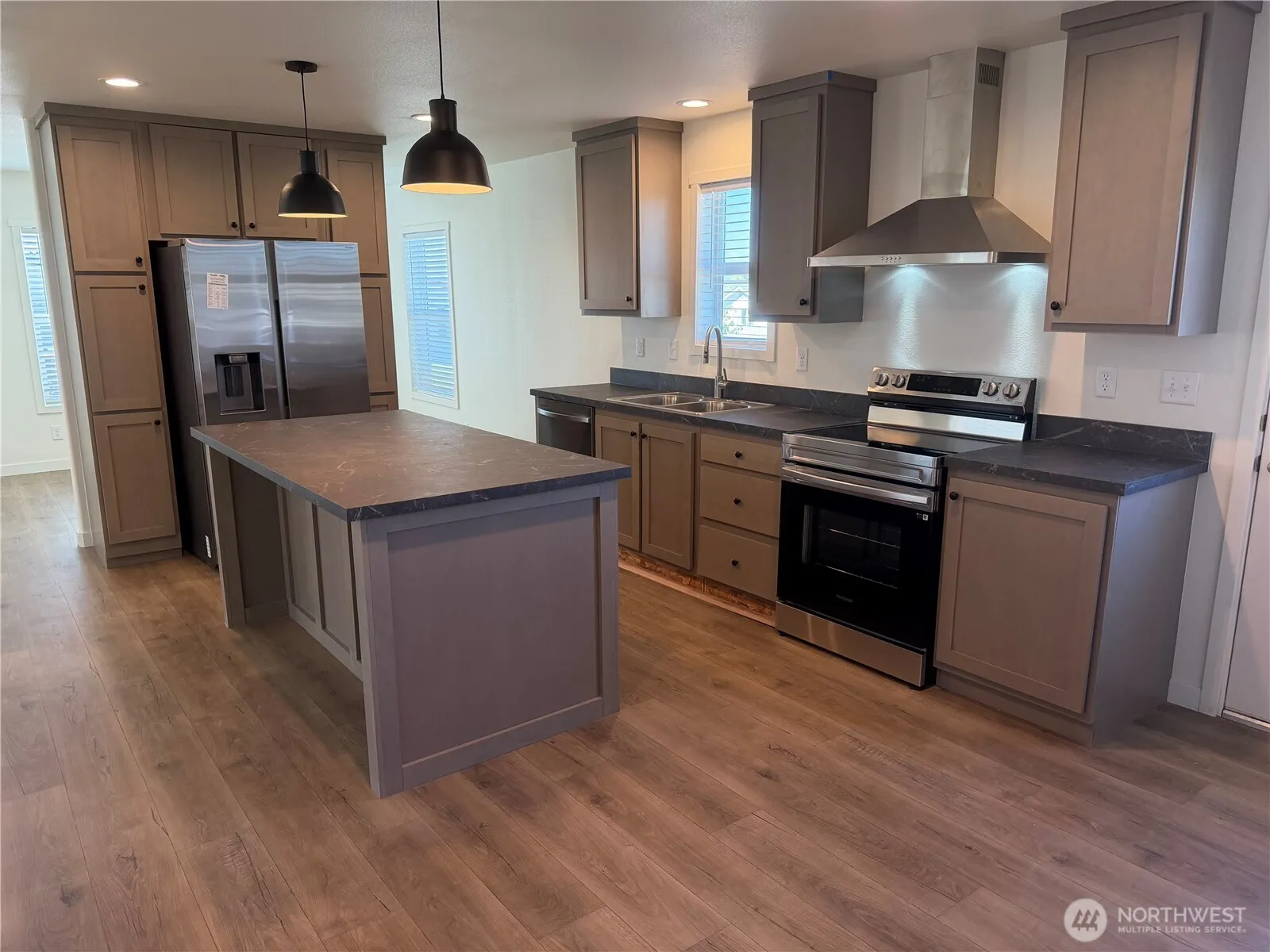 Property photo for 402 Maple Avenue #52, Sunnyside photo 2