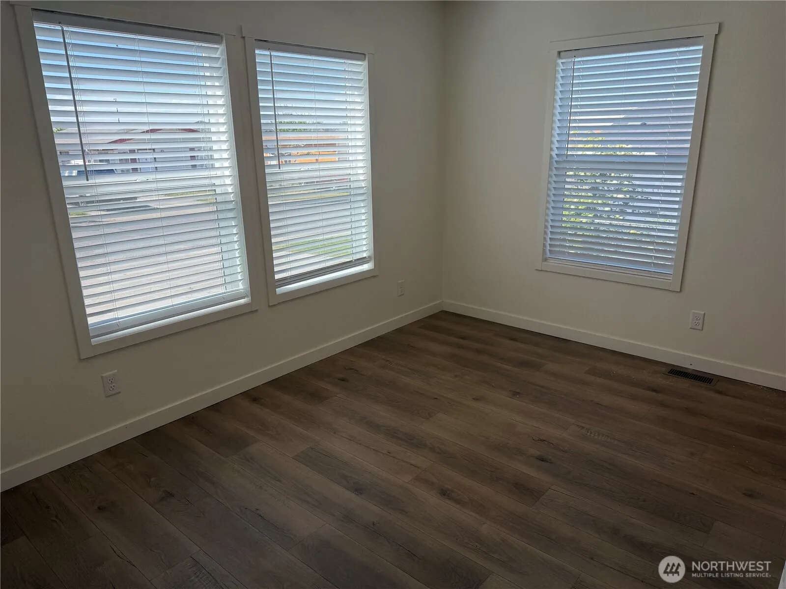 Property photo for 402 Maple Avenue #52, Sunnyside photo 5