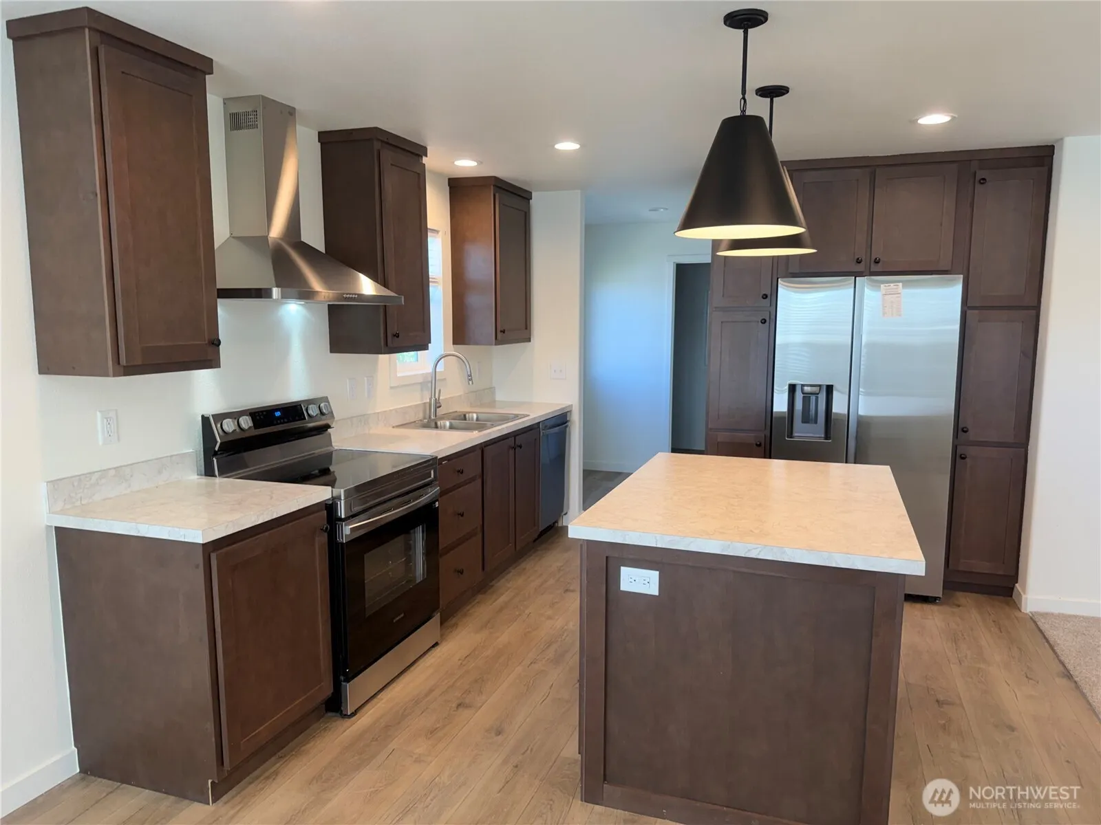 Property photo for 402 Maple Avenue #10, Sunnyside photo 4
