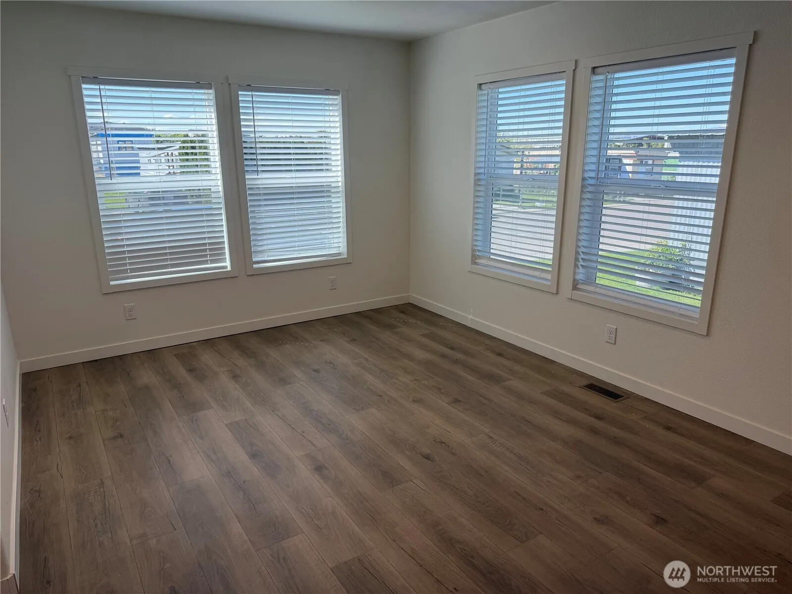Property photo for 402 Maple Avenue #10, Sunnyside photo 5