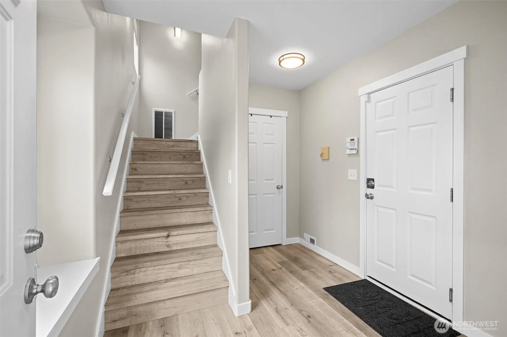 Property photo for 11810 14th Avenue W, Everett photo 3