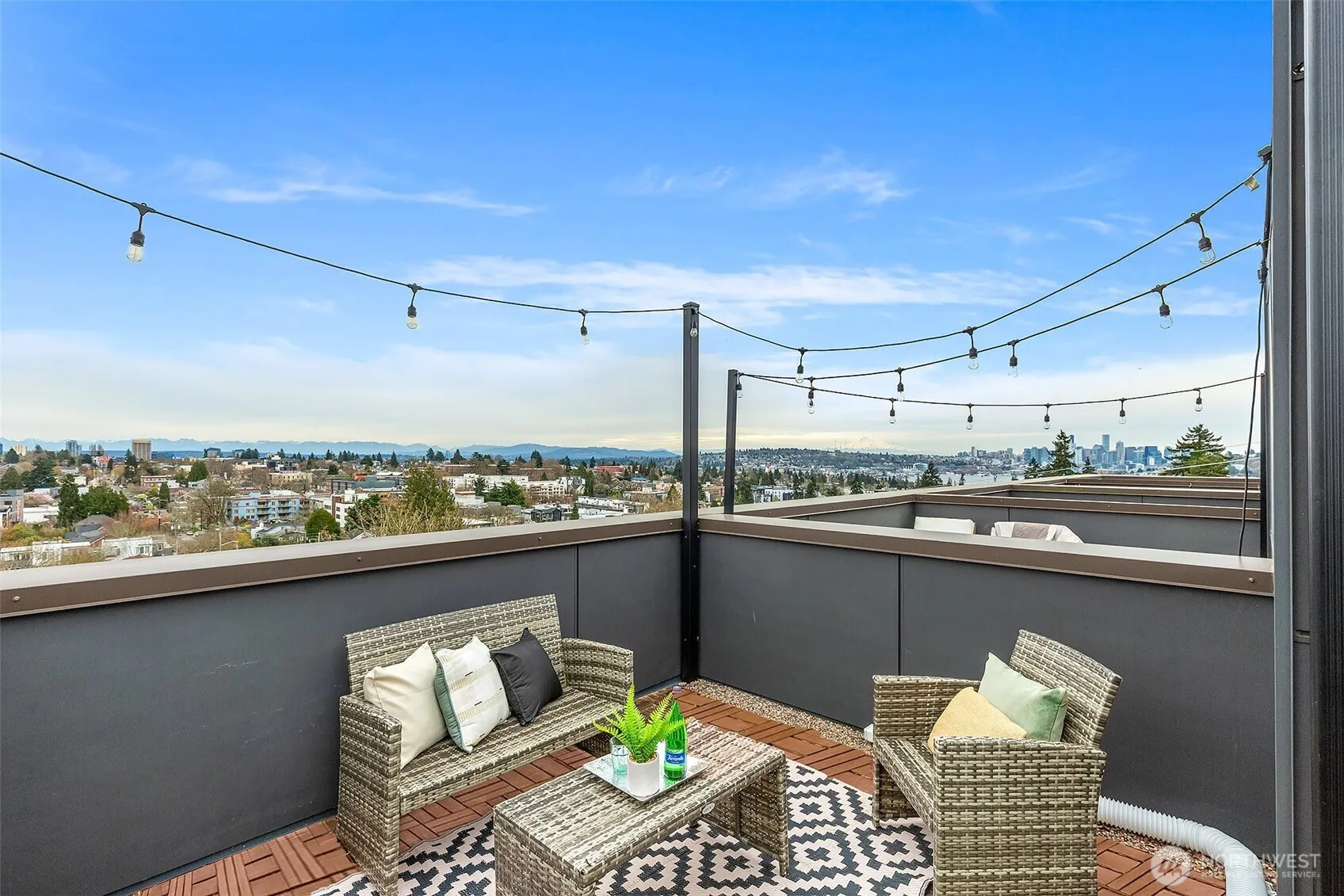 Property photo for 908 N 46th Street #f, Seattle photo 3