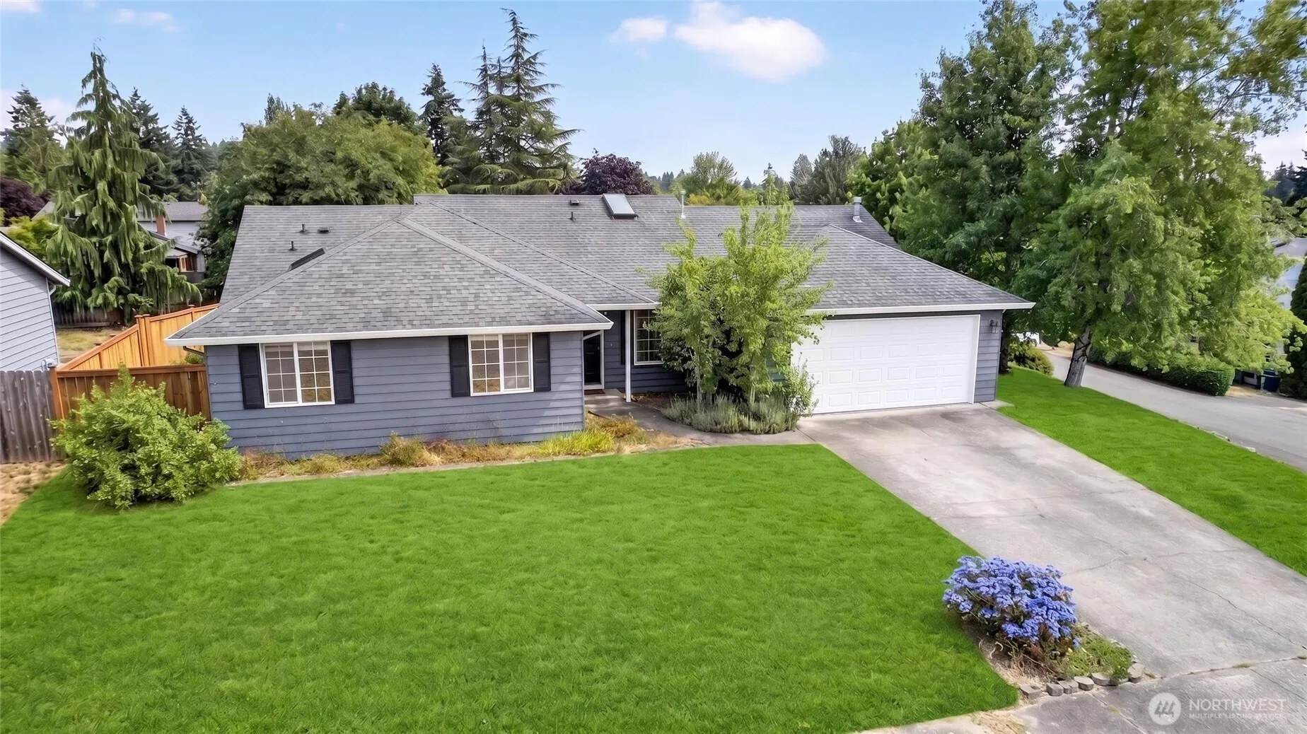 Property photo for 11831 Se 261st Place, Kent photo 2