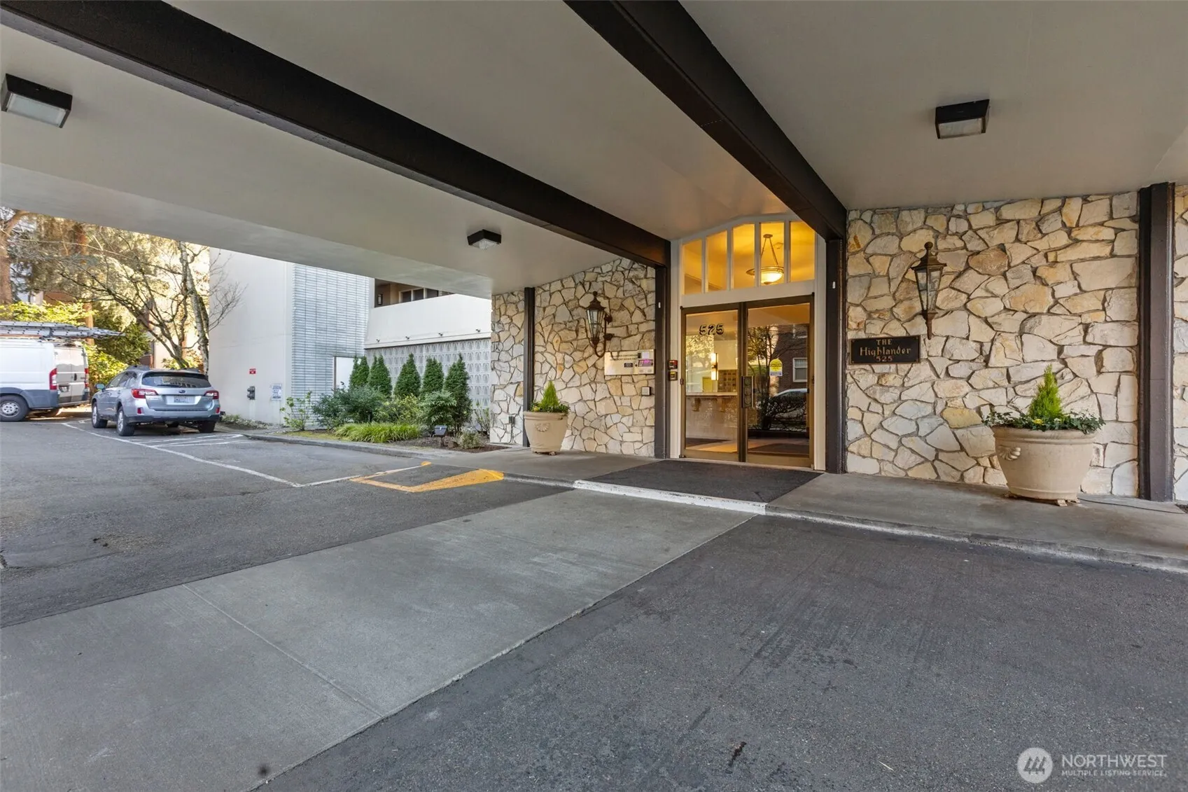Property photo for 525 Belmont Avenue E #7a, Seattle photo 3
