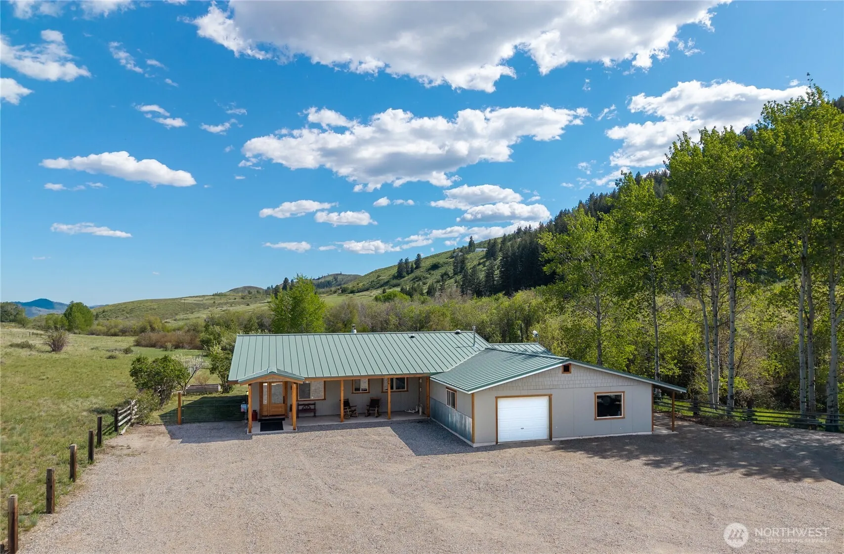 Property photo for 446 Rendezvous Road, Winthrop