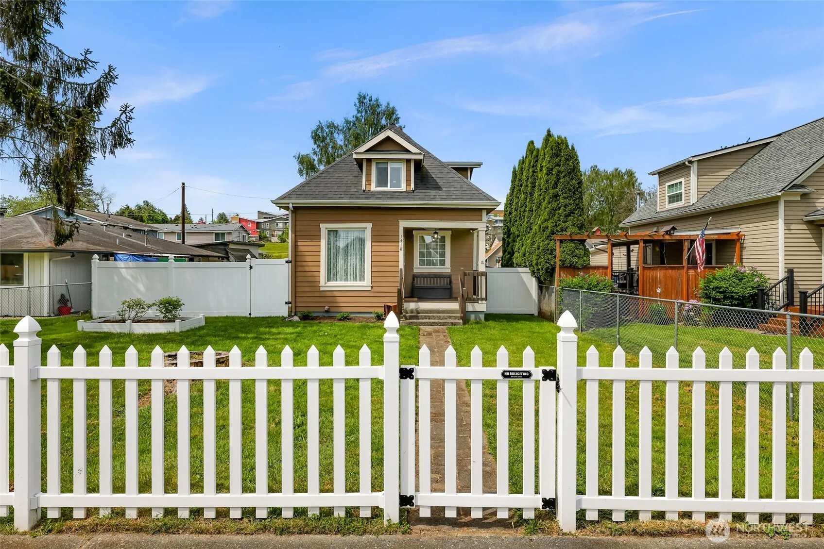 Property photo for 1418 Maple Street, Everett photo 2