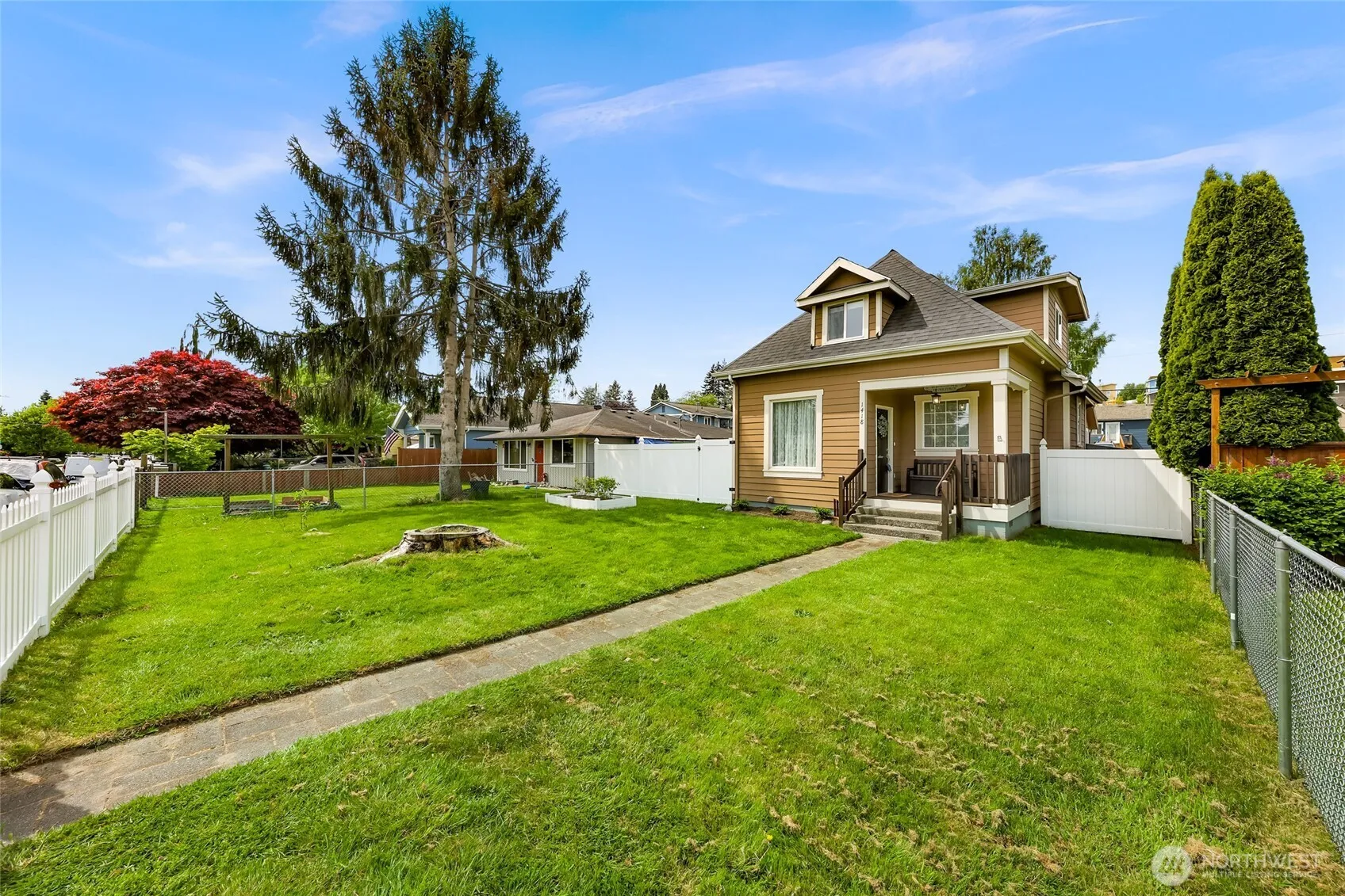 Property photo for 1418 Maple Street, Everett photo 3