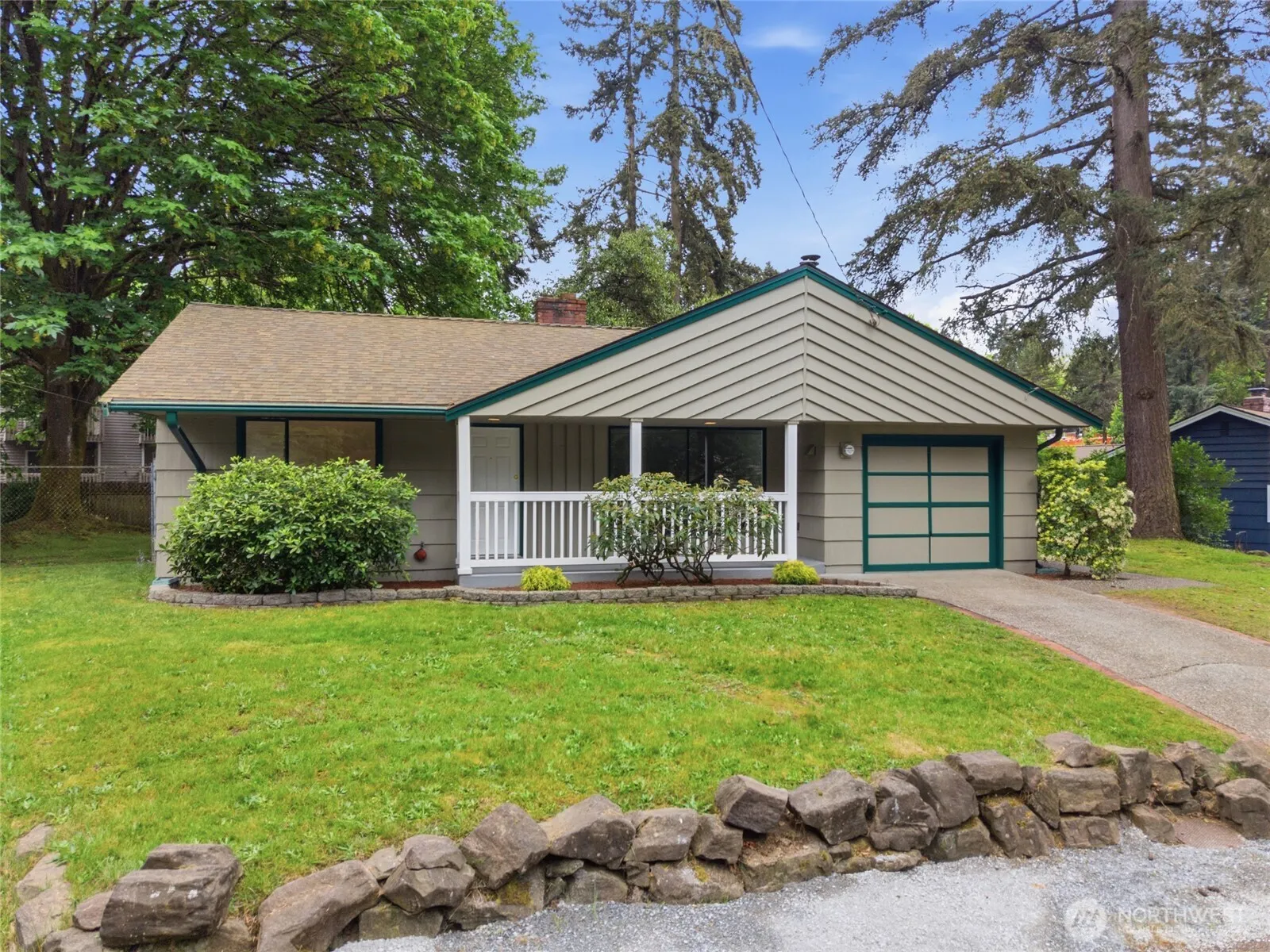 Property photo for 1013 Ne 126th Street, Seattle photo 4