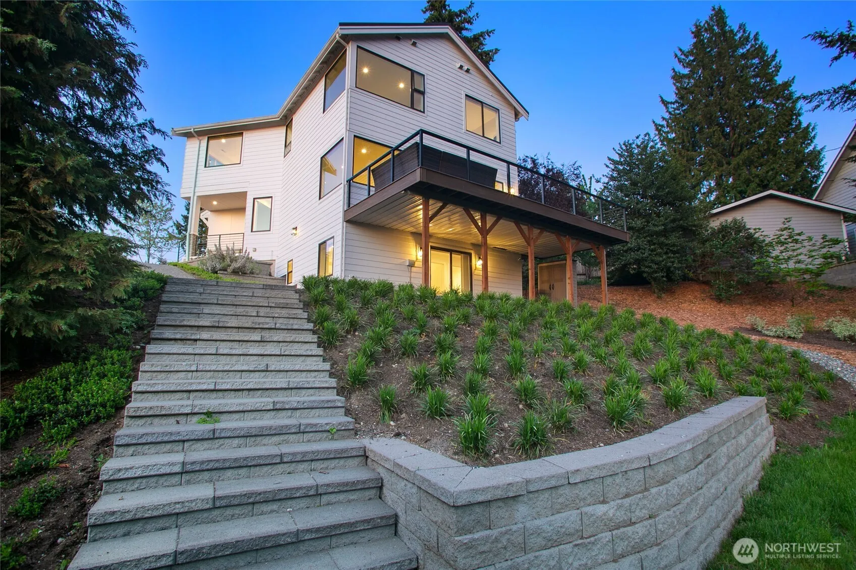 Property photo for 13643 Se 10th Street Se, Bellevue photo 4
