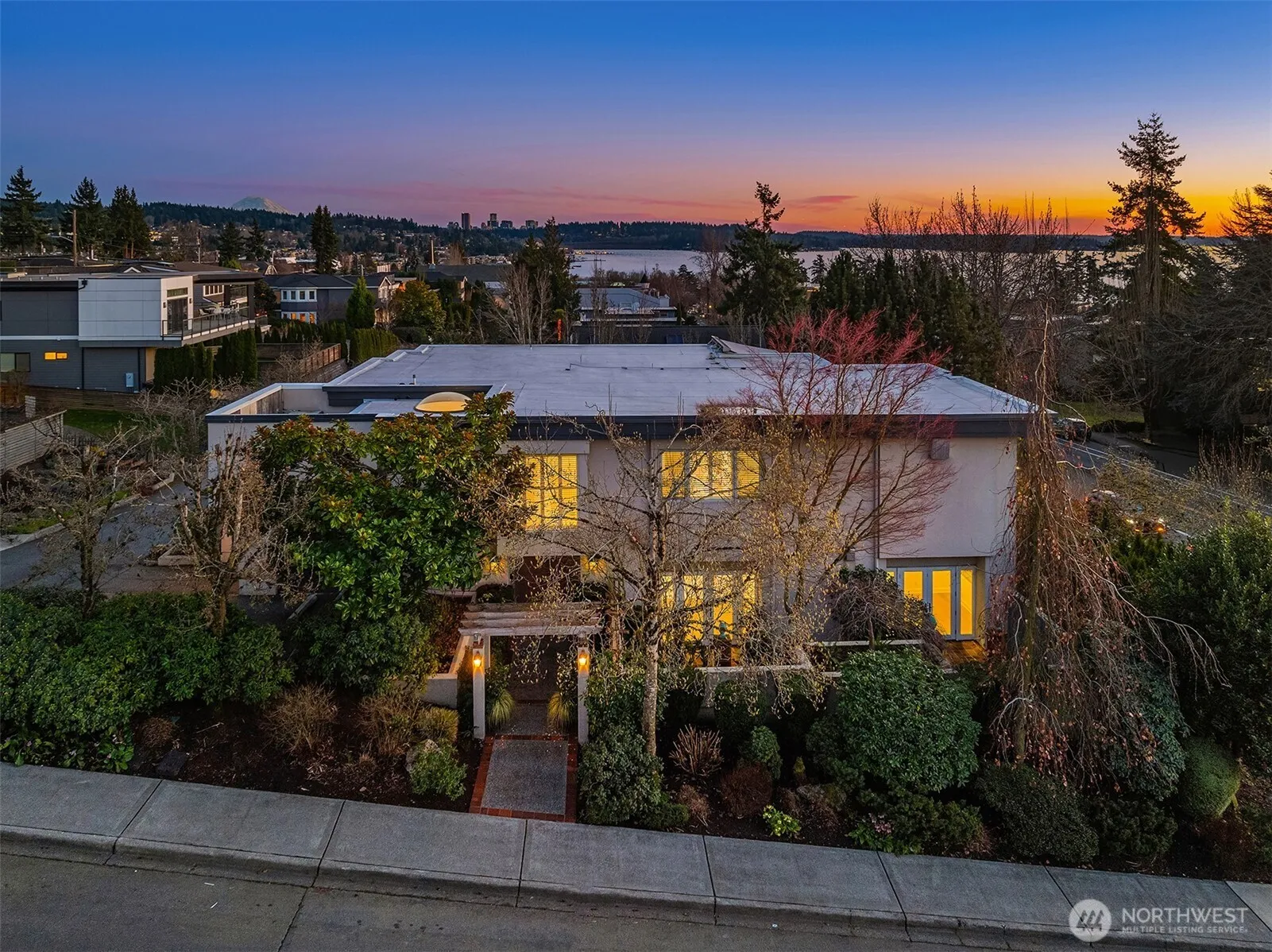 7 10th Avenue, Kirkland