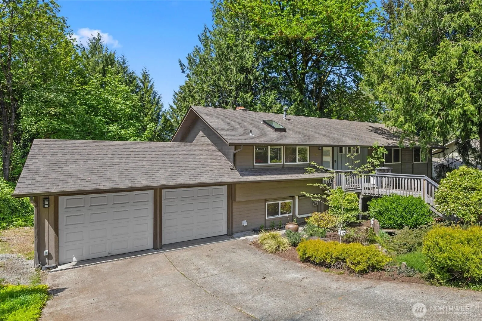 Property photo for 155 Mount Olympus Drive Nw, Issaquah, WA 98027