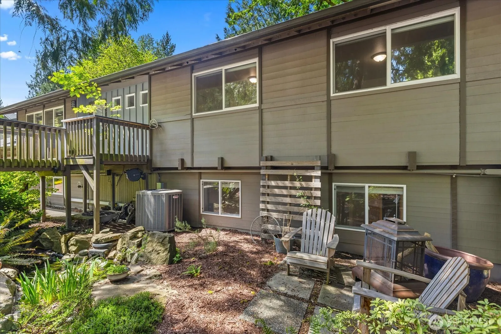 Property photo for 155 Mount Olympus Drive Nw, Issaquah photo 2