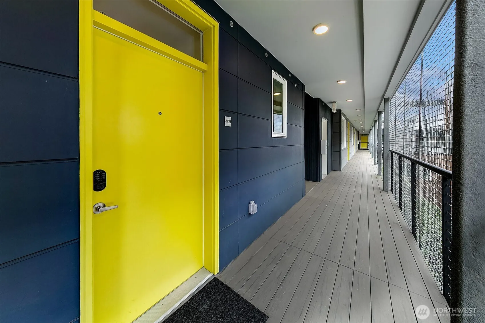 Property photo for 121 12th Avenue E #409, Seattle photo 2