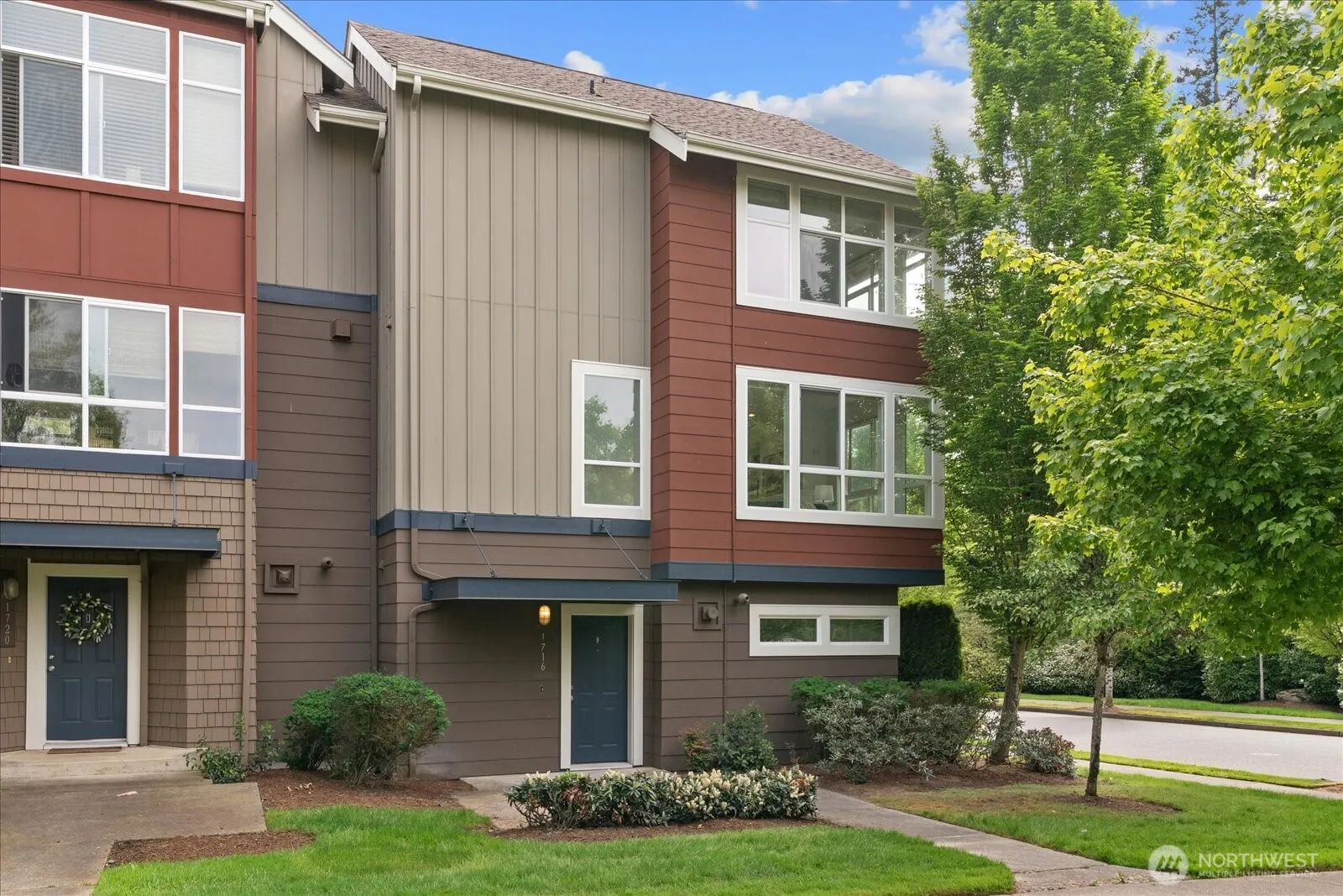 Property photo for 1716 24th Avenue Ne, Issaquah photo 3