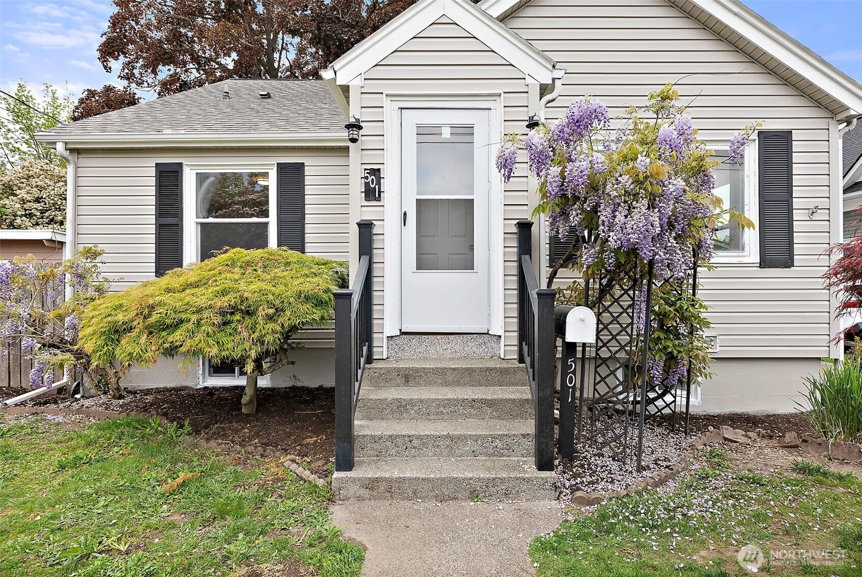 Property photo for 501 7th Avenue Nw, Puyallup photo 2