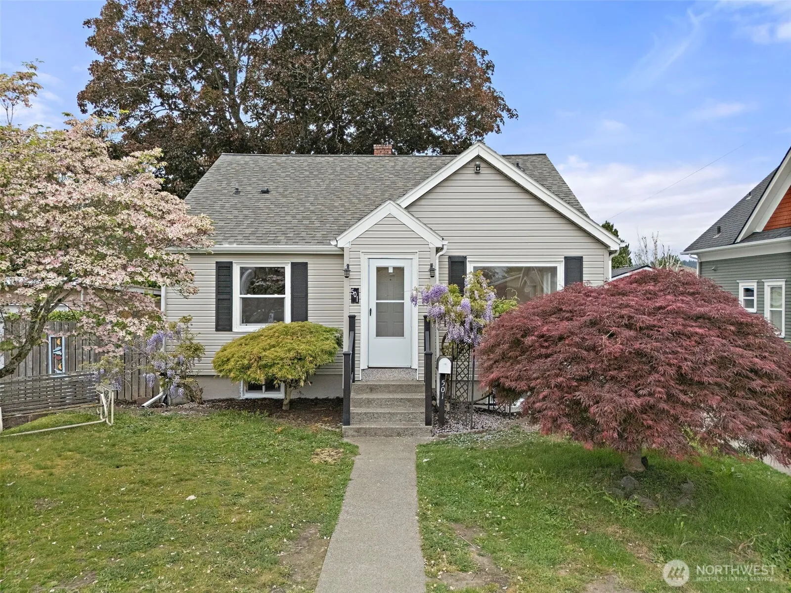 Property photo for 501 7th Avenue Nw, Puyallup