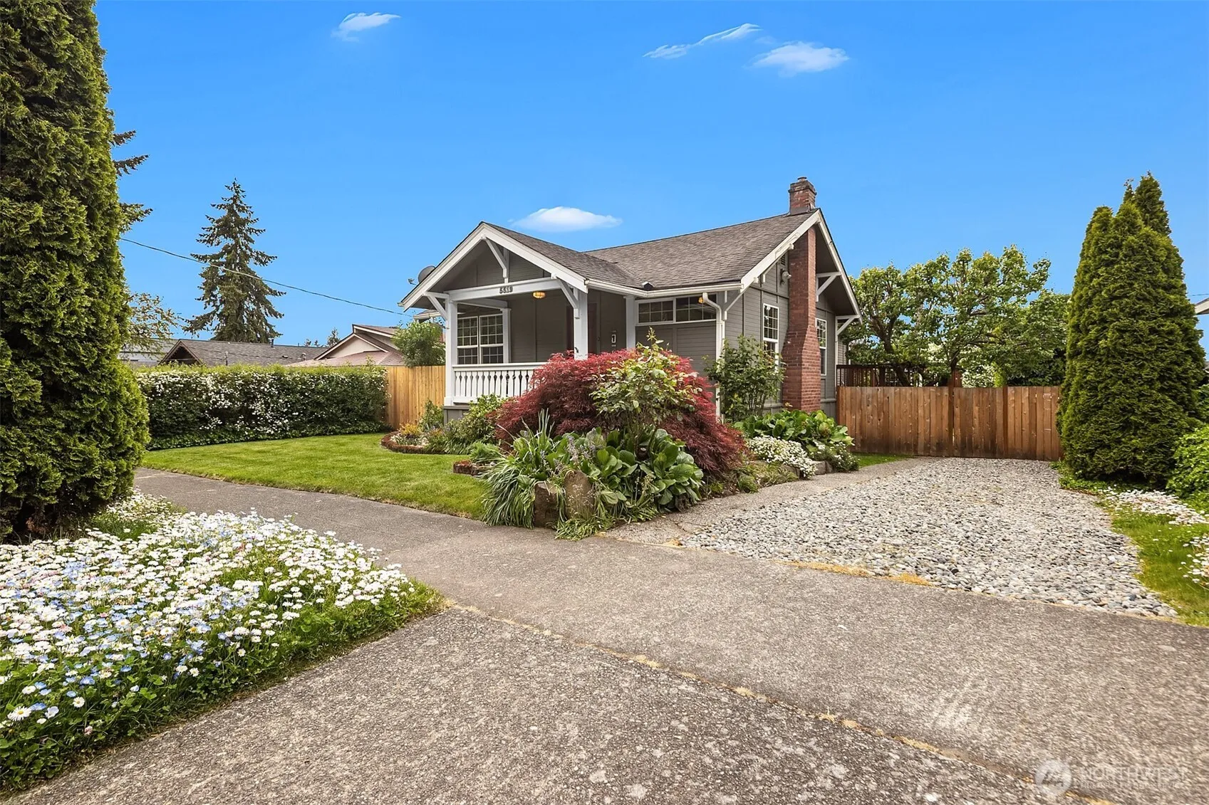Property photo for 5519 18th Avenue S, Seattle photo 2