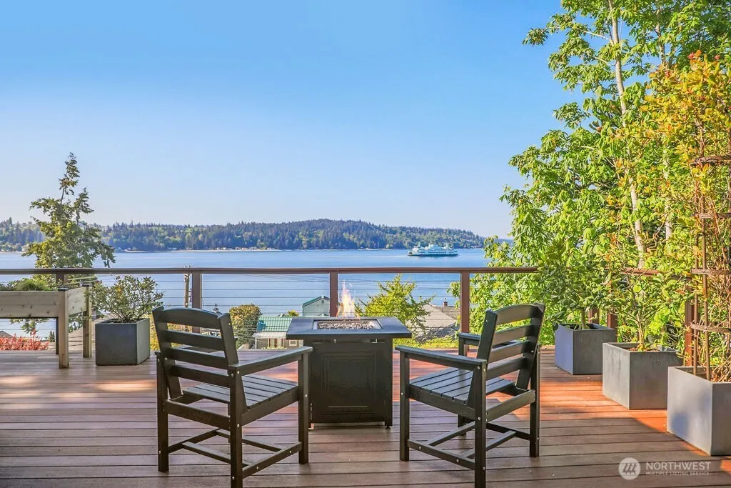 Property photo for 4652 E Hillcrest Drive, Port Orchard photo 3