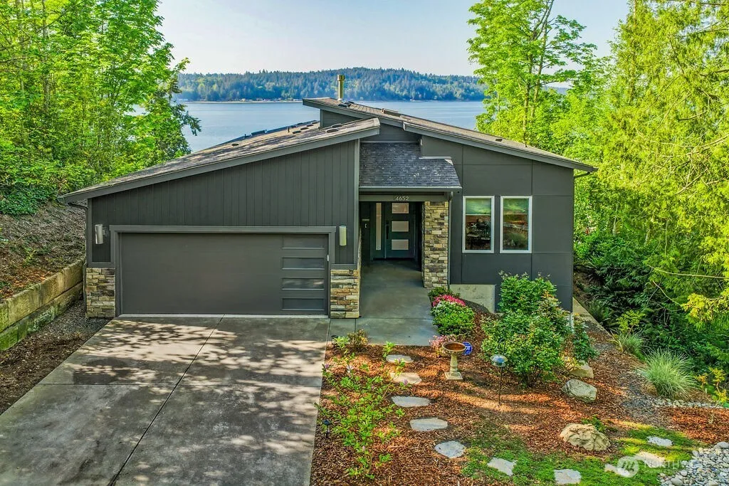Property photo for 4652 E Hillcrest Drive, Port Orchard