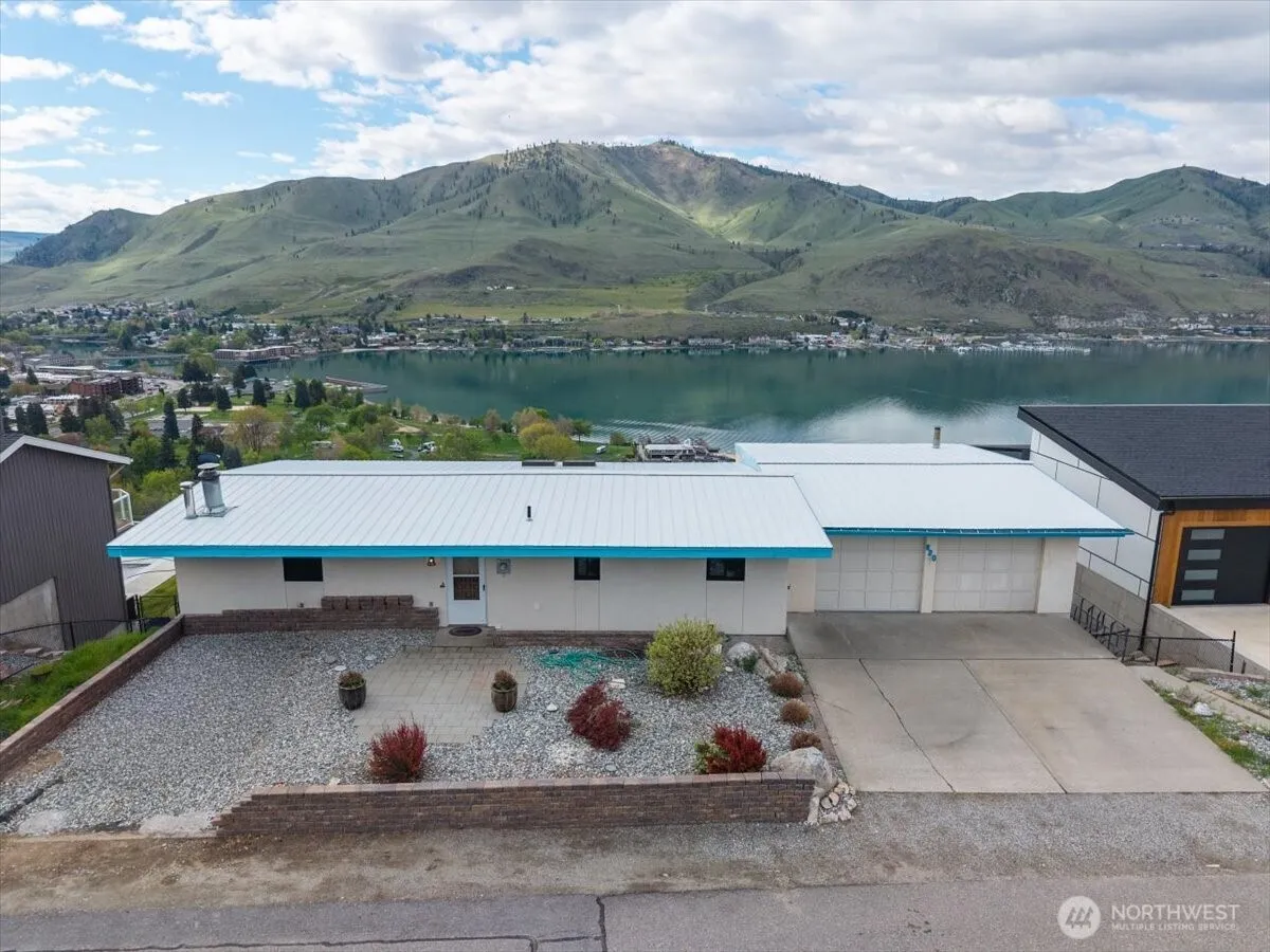 Property photo for 820 W Golf Course Drive, Chelan