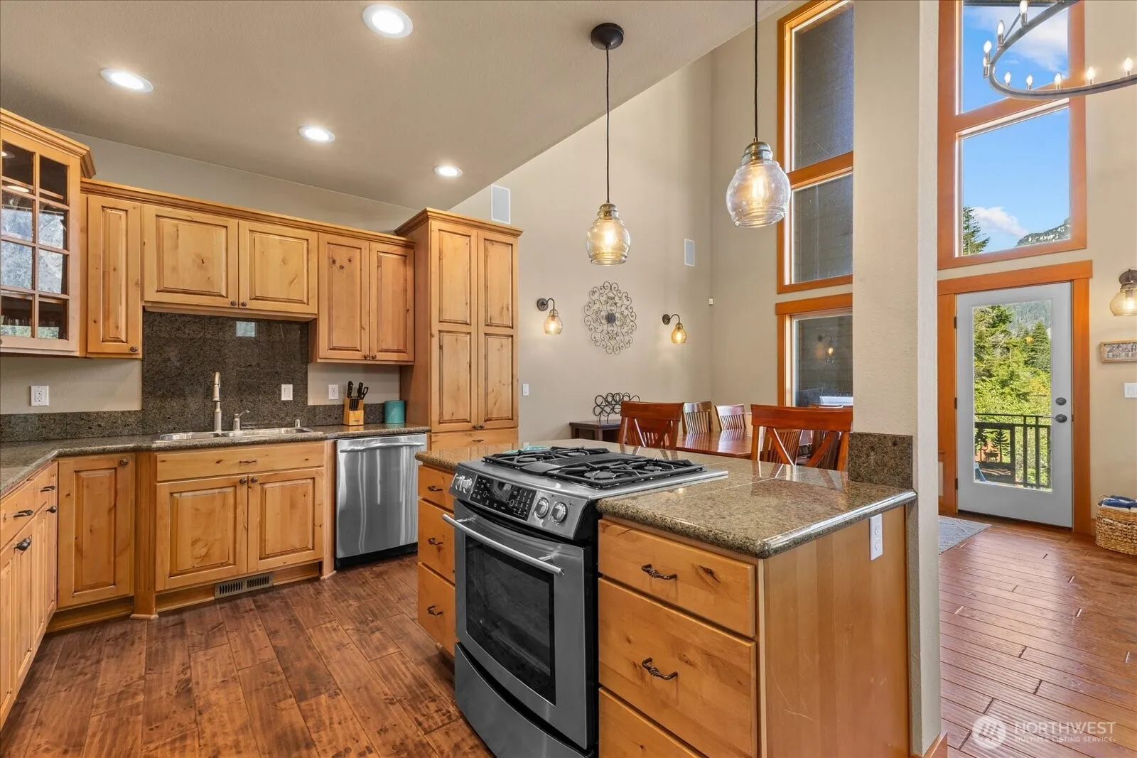 Property photo for 1 Kendall Peak Way, Snoqualmie Pass photo 5