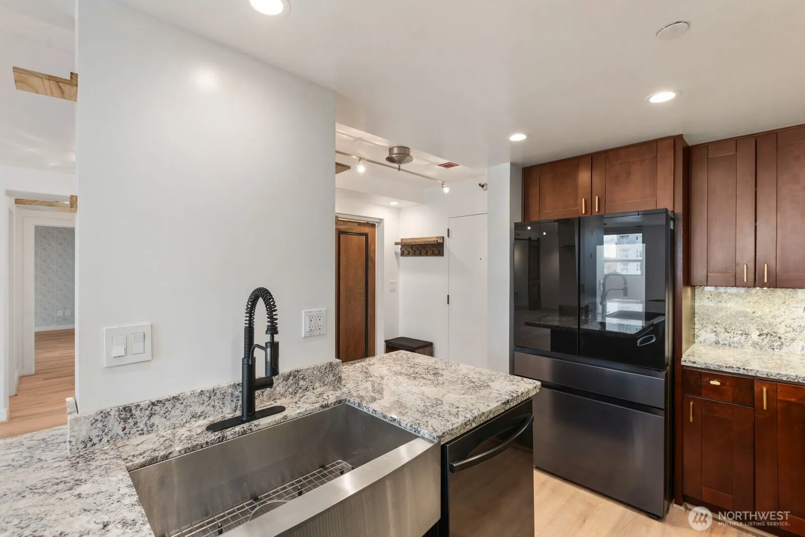 Property photo for 2621 2nd Avenue #1001, Seattle photo 5