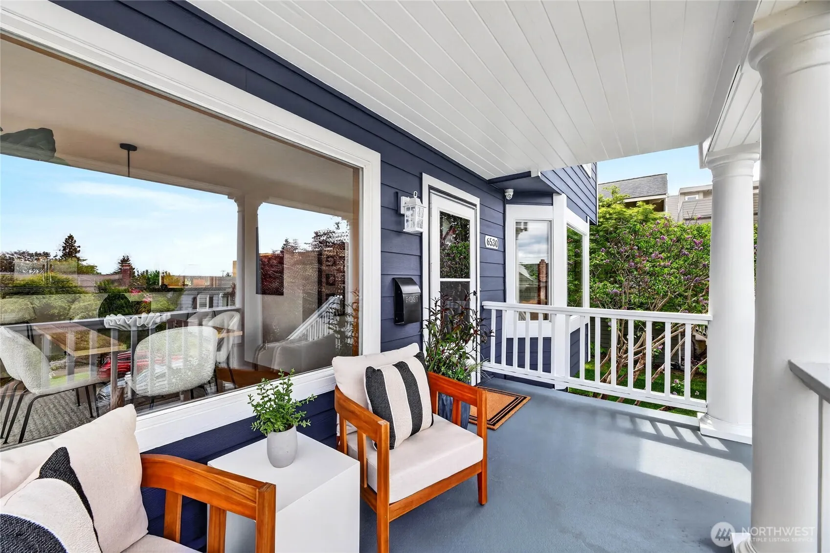 Property photo for 6530 44th Avenue Sw, Seattle photo 2