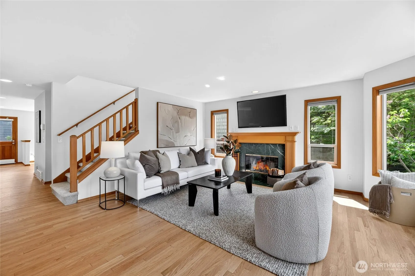 Property photo for 6530 44th Avenue Sw, Seattle photo 4