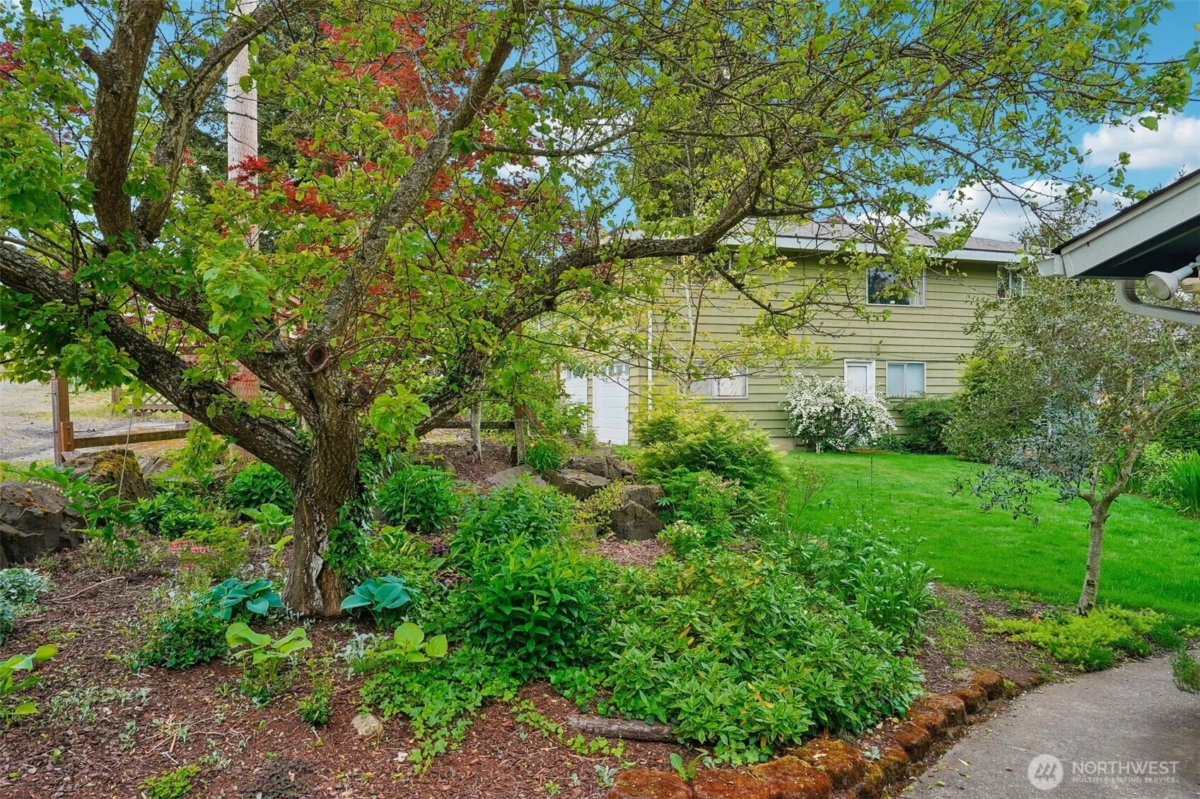 Property photo for 8008 S 122nd Street, Seattle photo 5