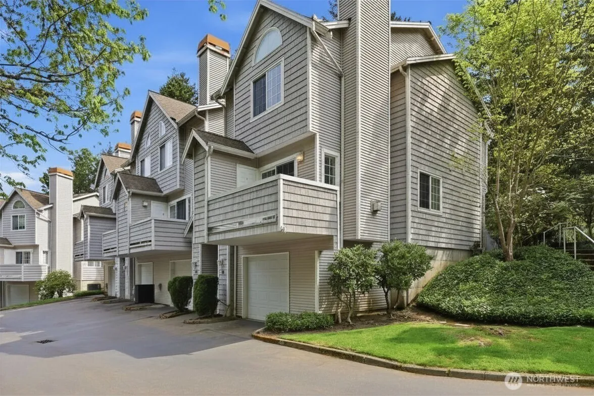 Property photo for 601 12th Avenue Nw #d4, Issaquah, WA 98027