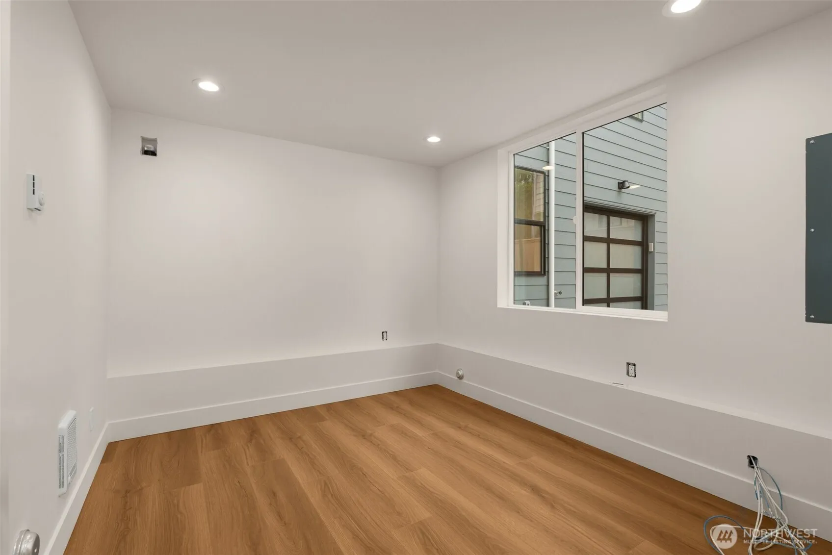 Property photo for 7403 Dayton Avenue N, Seattle photo 4