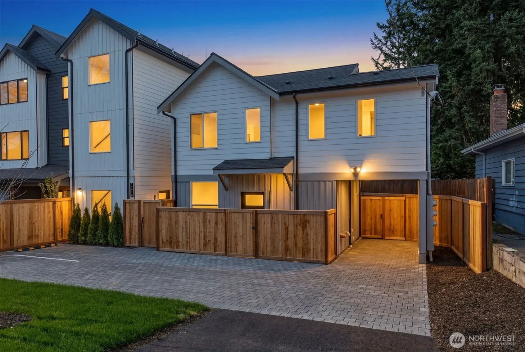 Property photo for 11013 Goodwin Way Ne, Seattle