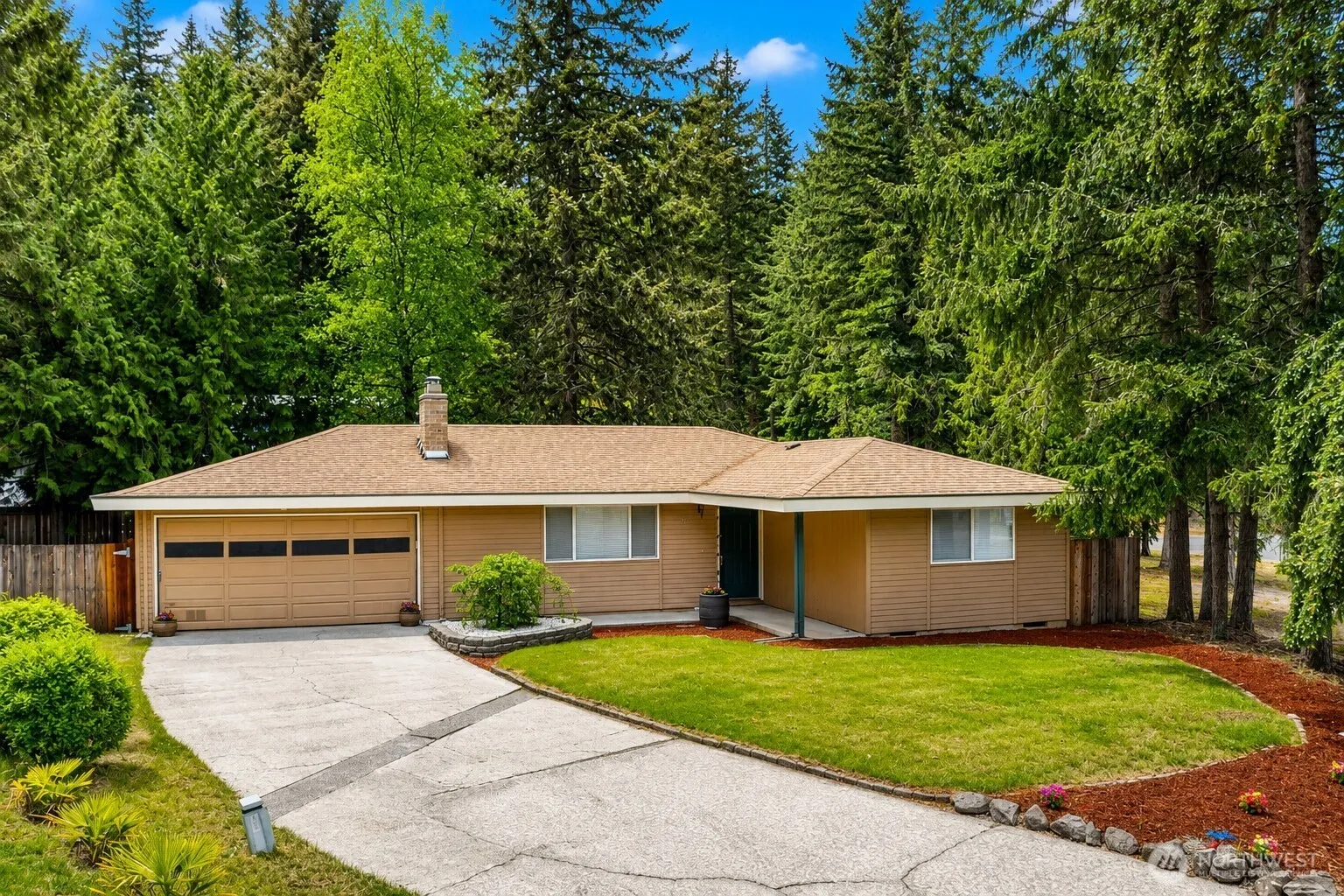 Property photo for 9401 Columbine Circle W, University Place