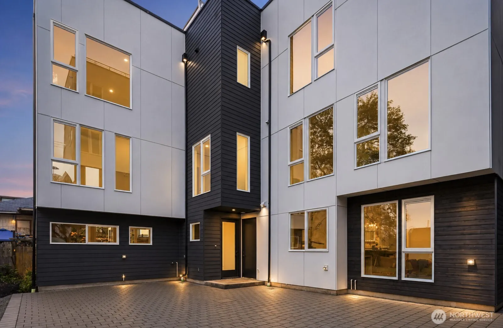Property photo for 4425 Fremont Avenue N #a, Seattle photo 2
