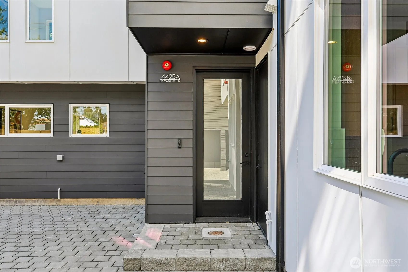 Property photo for 4425 Fremont Avenue N #a, Seattle photo 3