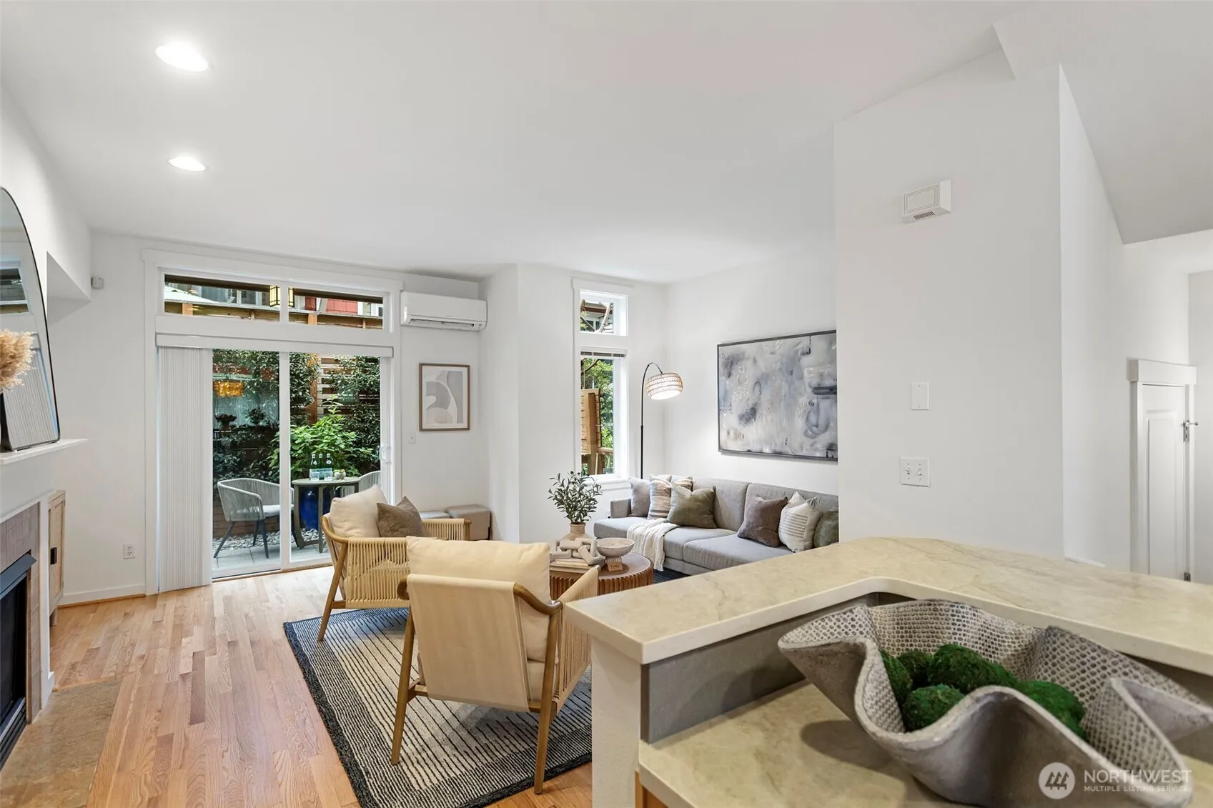 Property photo for 6521 25th Avenue Ne #c, Seattle photo 4