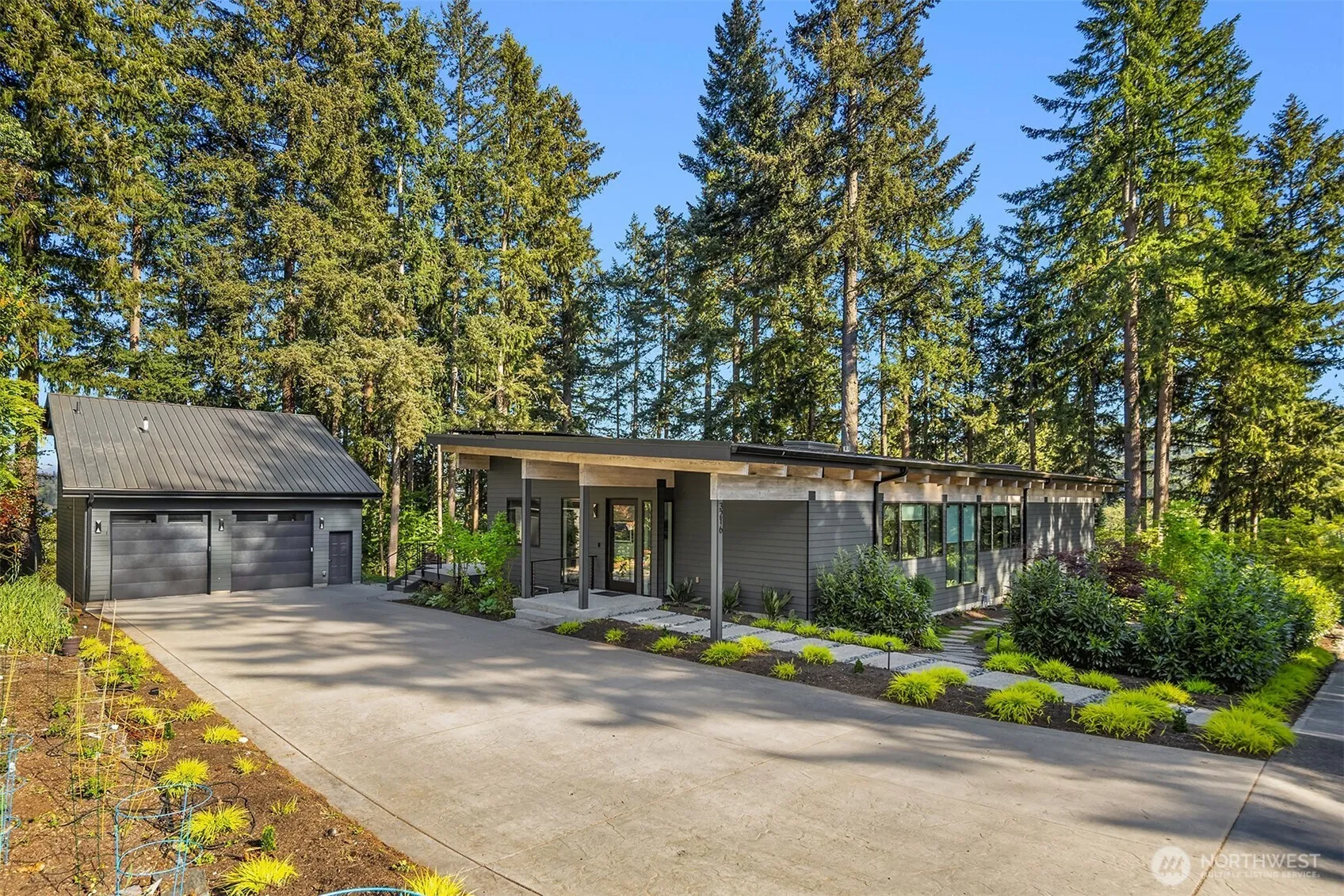 3216 168th Place Se, Bellevue