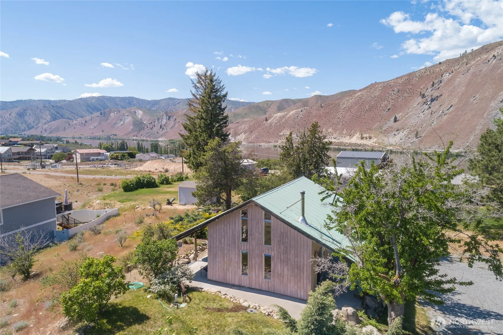 Property photo for 245 Lakeview Avenue, Orondo