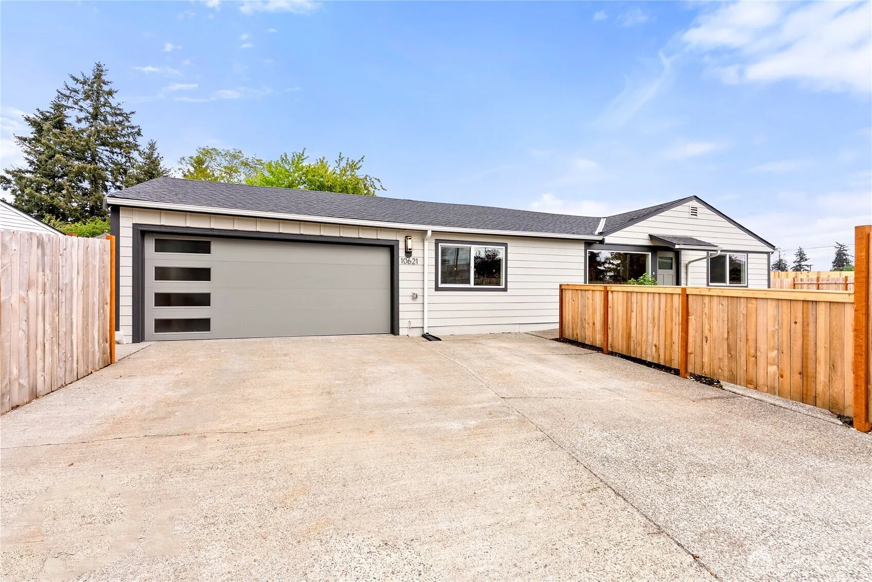 Property photo for 10621 Cronins Drive Sw, Lakewood