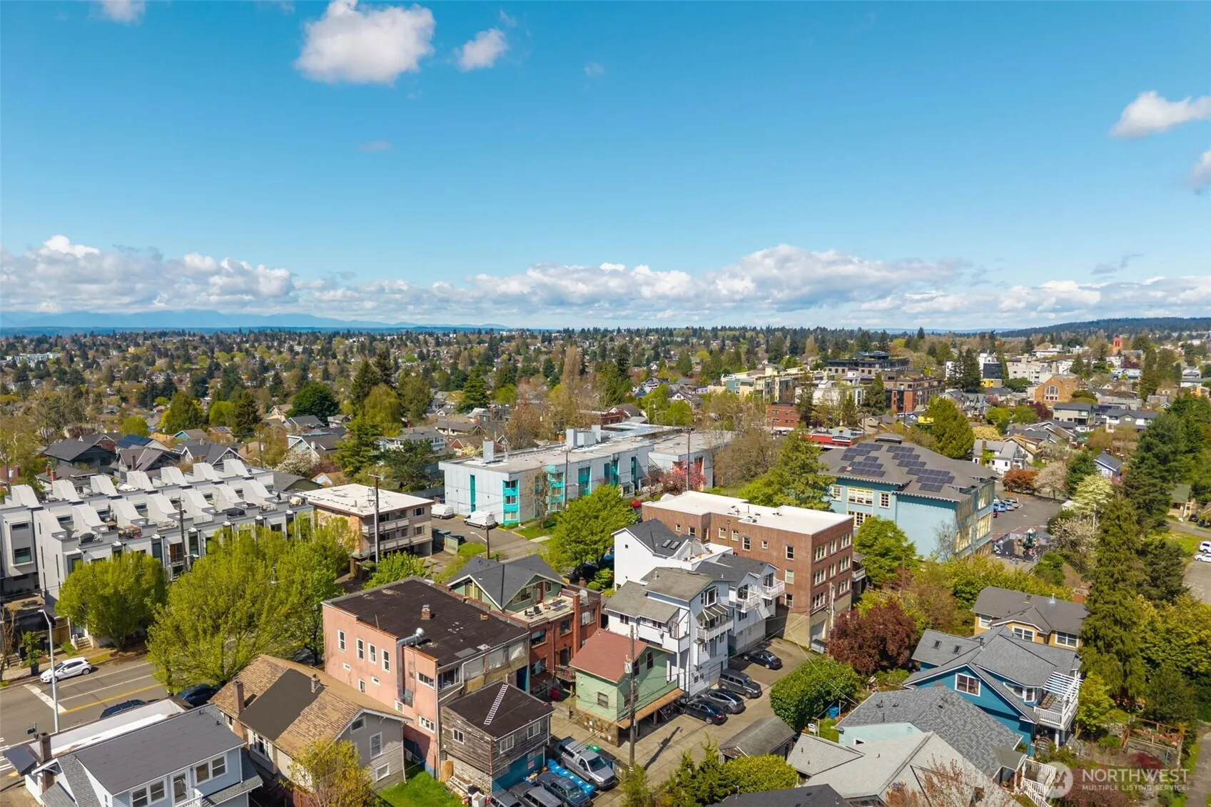 Property photo for 6512 Phinney Avenue N, Seattle photo 5