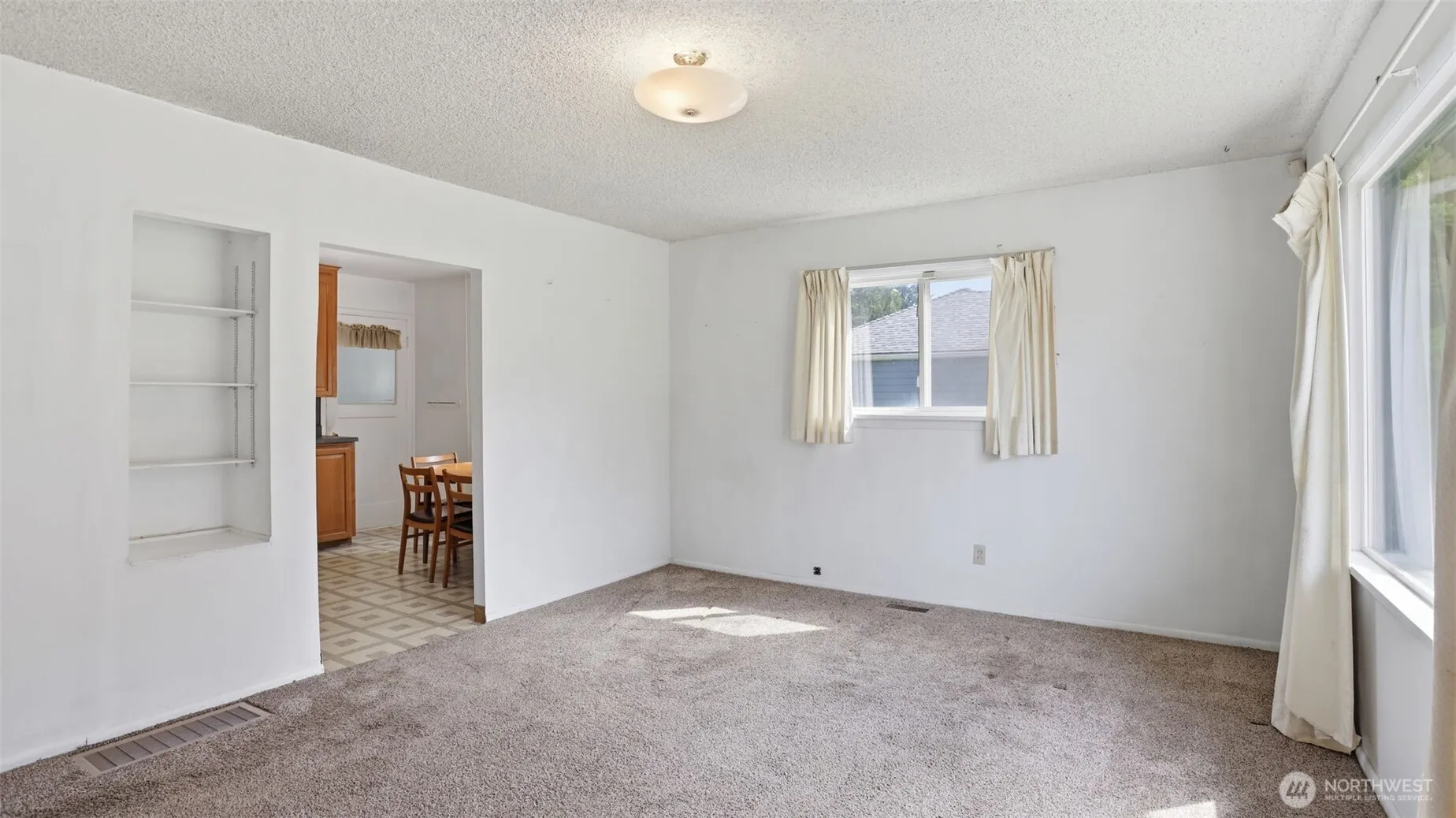 Property photo for 1107 E Chicago Street, Kent photo 4